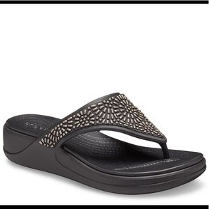 Women’s Crocs wedge sandal. Sz 9.